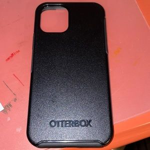 iPhone 12/12 pro otterbox symmetry case